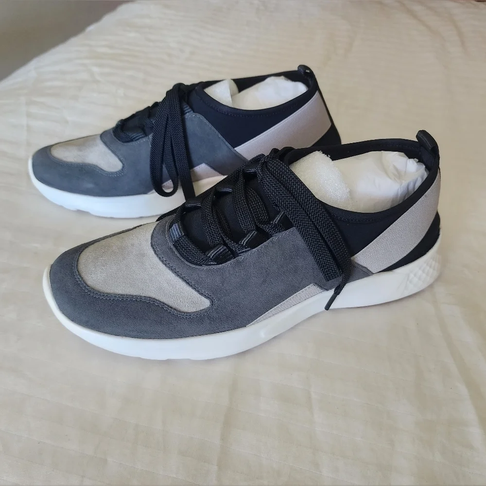 Vaneli Sport Arcis Sneaker in Carbon Gray Suede Size 6 New In Box